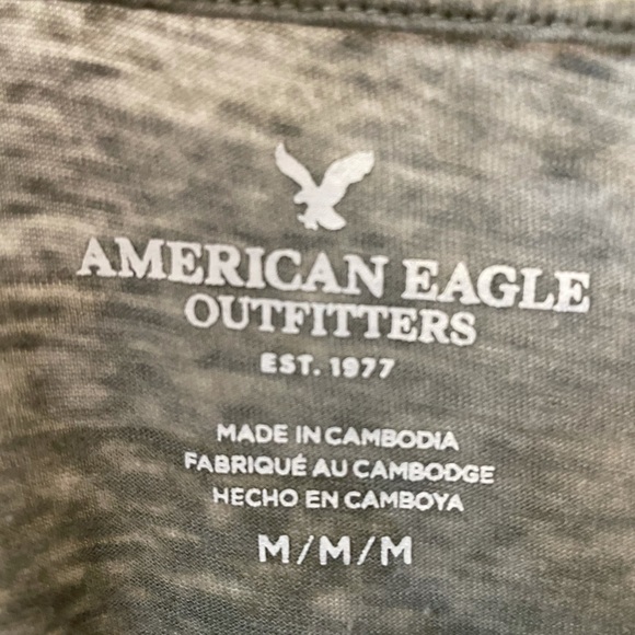 American eagle green camo ruffle sleeved t shirt - Picture 3 of 5